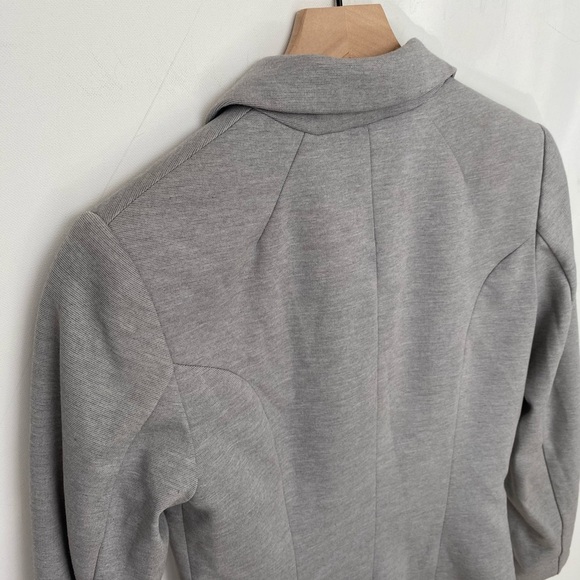 H&M gray blazer, size 6 - Picture 10 of 10